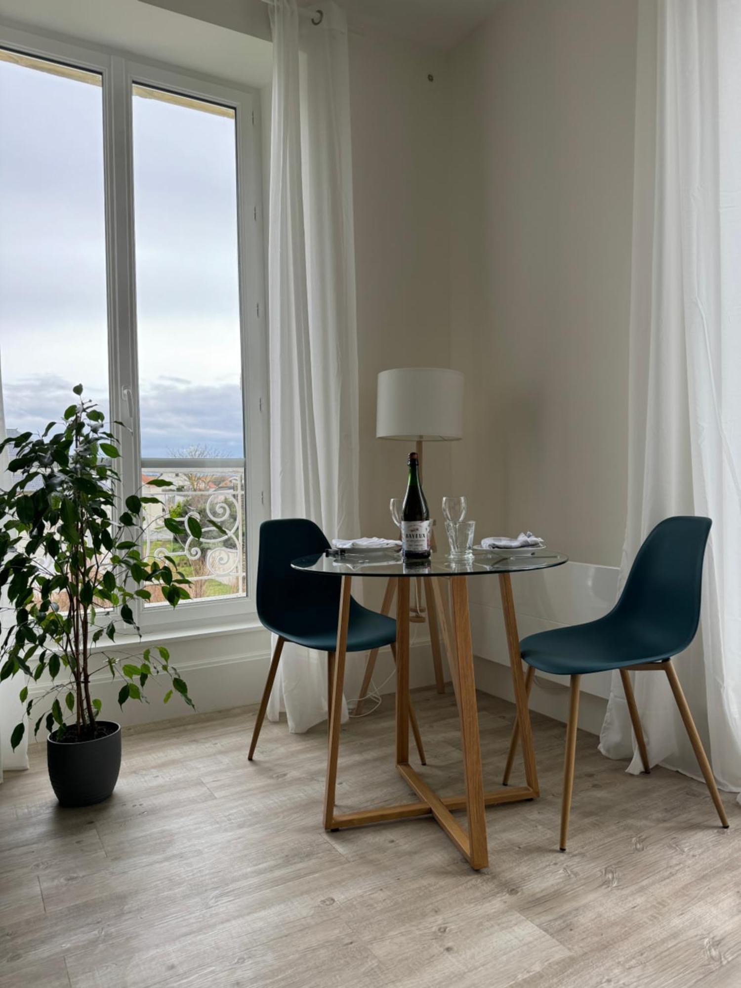 Sunny Apt On D-Day Beach With Parking Saint-Come-de-Fresne Exterior photo