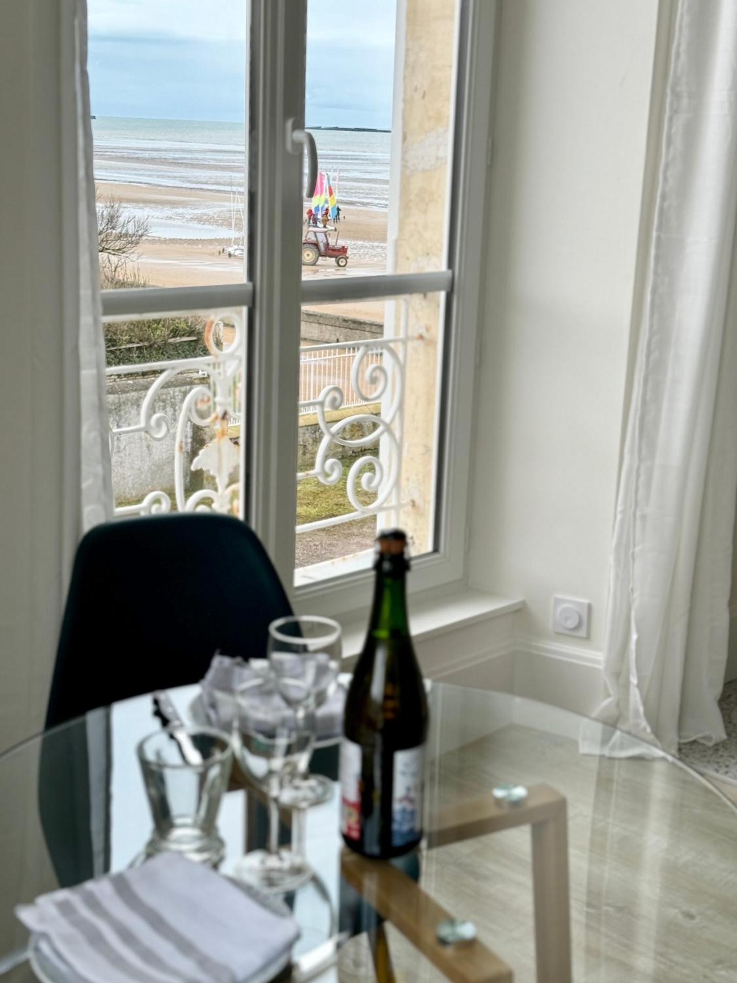 Sunny Apt On D-Day Beach With Parking Saint-Come-de-Fresne Exterior photo